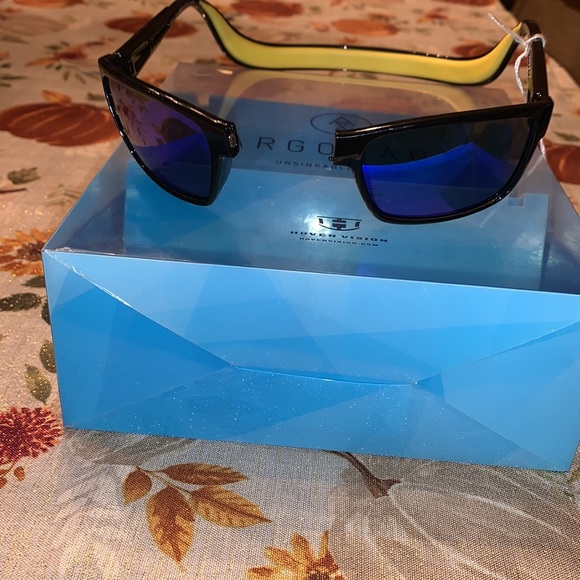 New Hoven Vision Argonaut floatable polarized sunglasses. - Picture 3 of 10